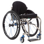 Fauteuil roulant manuel TiLite TR en Titane