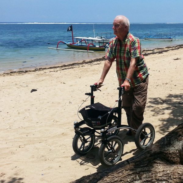Déambulateur rollator Trionic Walker à grandes roues 14'' – Image 2