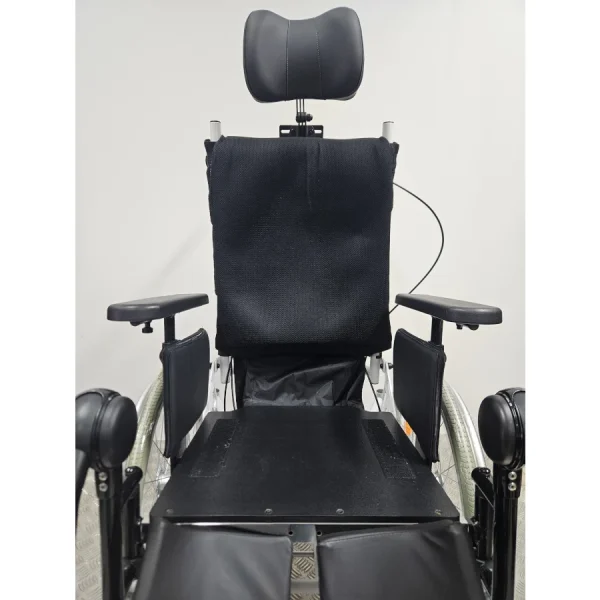Fauteuil roulant confort Weely reconditionné - largeur 44 cm année 2016