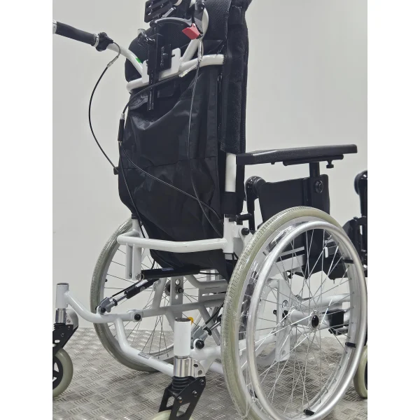 Fauteuil roulant confort Weely reconditionné - largeur 44 cm année 2016