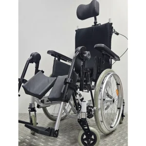 Fauteuil roulant confort Weely reconditionné - largeur 44 cm année 2016