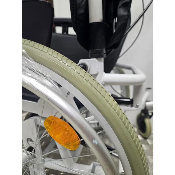 Fauteuil roulant confort Weely reconditionné - largeur 44 cm année 2016