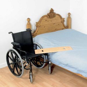 Planche de transfert avec découpes pour les mains